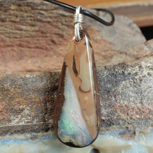 Ręcznie robiony wisiorek z opalem w kształcie łezki, australijski naszyjnik z kamieniami szlachetnymi, jedyny w swoim rodzaju prezent