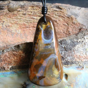 Colar muito incomum da opala de Boulder | Joias de opala australiana natural para ambientes internos/externos | Opala New Age para Equilíbrio Emocional | Exclusivo