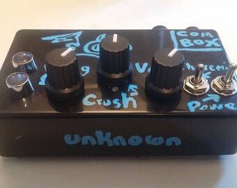 pocket synth LoFi ring modulator / bit crusher theremin synthesizer guitar effect vocoder