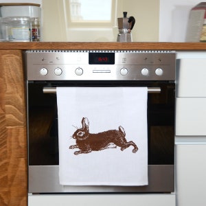 Paño de cocina blanco de lino puro con conejo marrón, paño de cocina, regalo de Pascua por menos de 20 euros, paño de cocina, regalo de Pascua para mujeres imagen 1