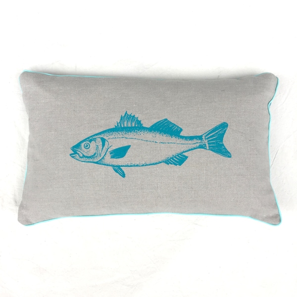 Fisch auf reinem Leinen, türkiser Zander auf rechteckigem Designerkissen, 50 cm x 30 cm, Motiv: Zander