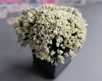 Gorgeous small flowers in pretty pot, 1:12 scale