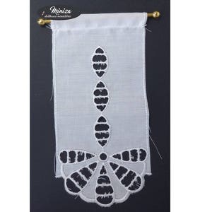 Beautiful curtains with curtain rod, 1:12 scale