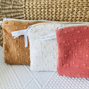 Trousse maquillage femme gaze brodée, pochette bohème bordure dorée - idée cadeau anniversaire femme, cadeau Noël, Fête des mères