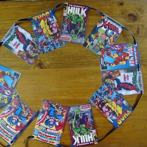 Banderines de héroes de cómics