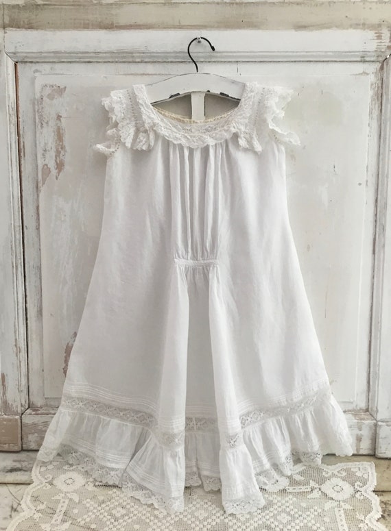 Antique Linen & Lace Childs Dress - image 4