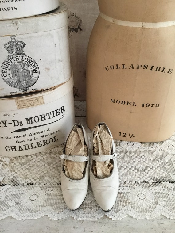 Antique Victorian White Leather Mary Janes