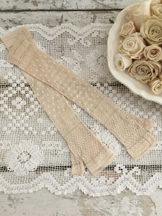 Antique Lace Fingerless Gloves