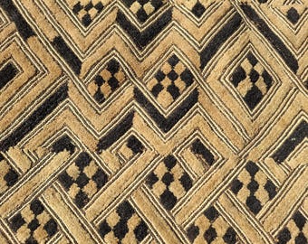 Kuba Cloth/African Kuba cloth/Shoowa/DRCongo/vintage/embroidery/wall hanging/upholstery/63x57cm(25x22")