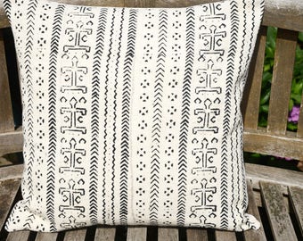 Bogolan/Mud cloth/cushion cover pillow/off white with black/hand woven/Tribal/authentic/Mali/Bogolanfini/50x50cm (12x20")