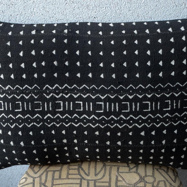 Bogolan/Mud cloth/cushion cover/pillow/hand woven/Mali Bogolanfini/Tribal/authentic /40x60cm (16x24")B70