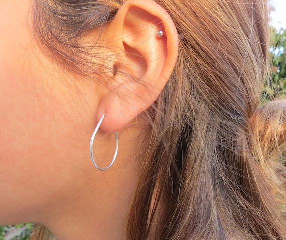 thin oval hoop earrings
