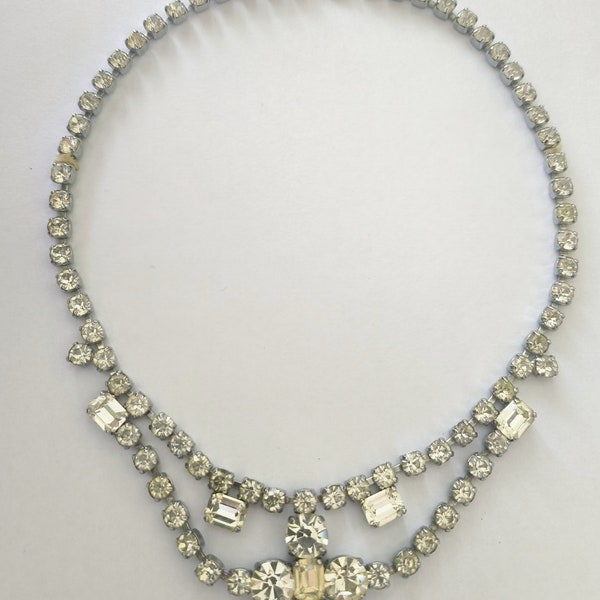 Vintage White Rhinestone chocker necklace