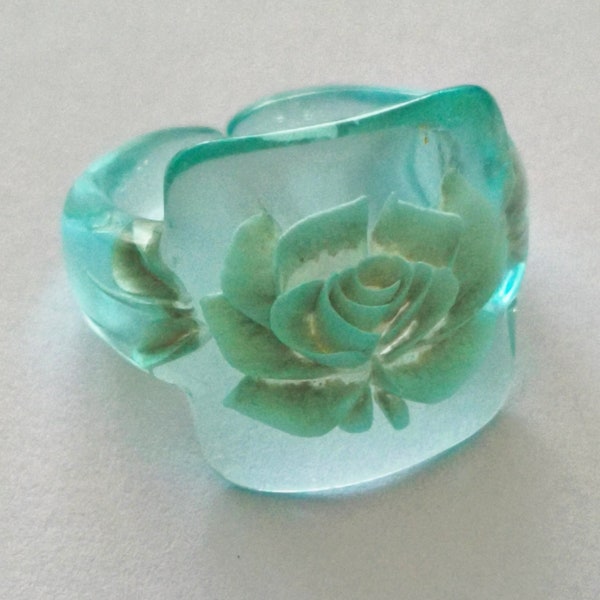 Vintage reverse carved lucite ring size T