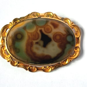 Antique Victorian pinchbeck agate brooch
