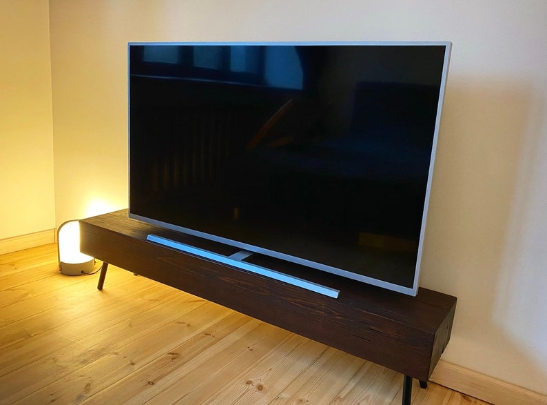 TV-bänk i återvunnet trä: Rustik mediakonsol i massivt trä bild 7