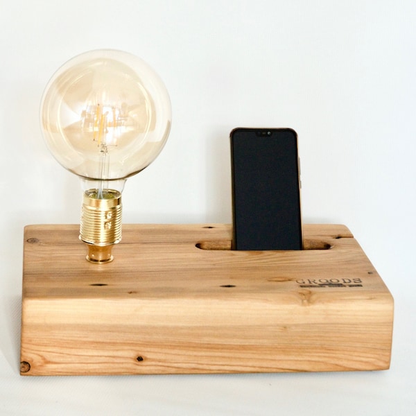 Lampe de table en bois récupéré avec support de téléphone / lampe de table en bois ancien / lampe de table en bois de grange / lampe Edison
