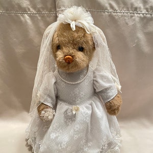 Vintage GUND Collector’s Classic "Just BeGund" Bride Bear (1990)