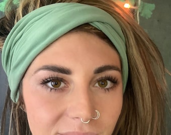 Sterling Silver Moon Nose Ring, 20, 22 Gauge, Half Moon, Nose Ring Hoop, Hoop Nose Ring Tragus Piercing, Septum Piercing Daith Jewelry, Stud