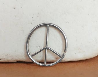 Tragus Piercing, Rook Earring, Tragus Earring, Helix Hoop Earring, Cartilage Piercing, Piercing Helix Ring, Silver Peace Sign Hippie Jewelry