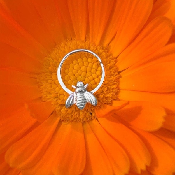 Bee Septum Nose Ring, Silver Nose Ring Hoop, Bee Cartilage Earring, Septum Piercing 18g, Nose Jewelry, Nose Ring Bee, Snug Septum Hoop