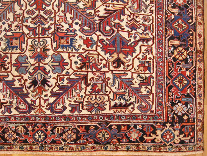 Vintage Traditional Oriental Rug, in Room Size, with Ivory Field and Symmetrical Design image 5