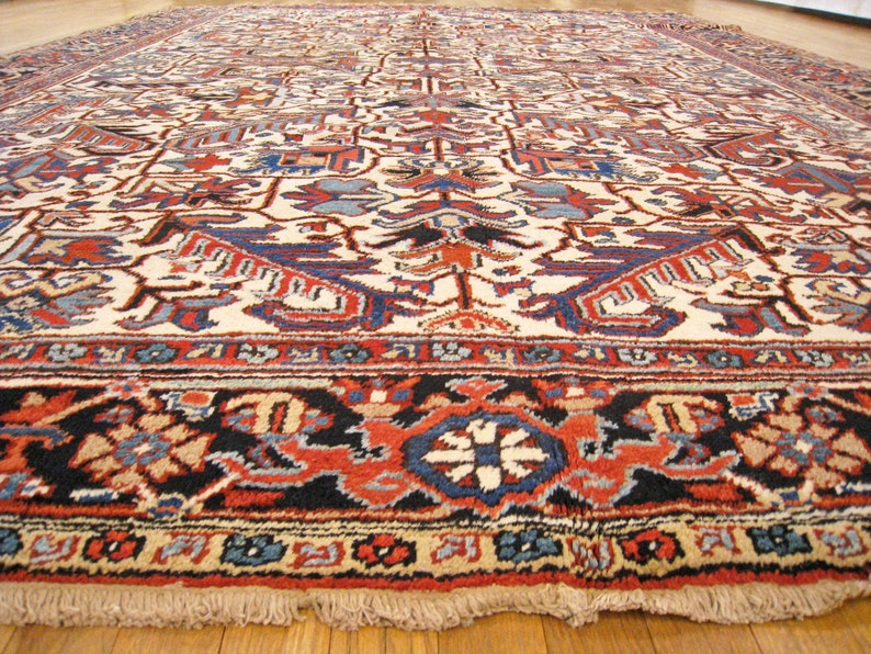 Vintage Traditional Oriental Rug, in Room Size, with Ivory Field and Symmetrical Design image 9