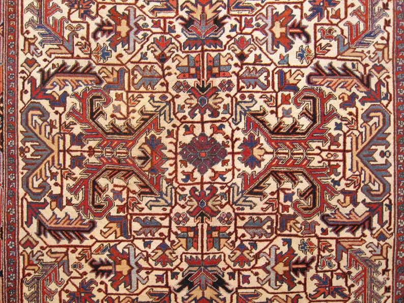 Vintage Traditional Oriental Rug, in Room Size, with Ivory Field and Symmetrical Design image 6