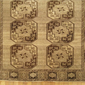 Vintage Hand-Knotted Decorative Oriental Carpet image 5