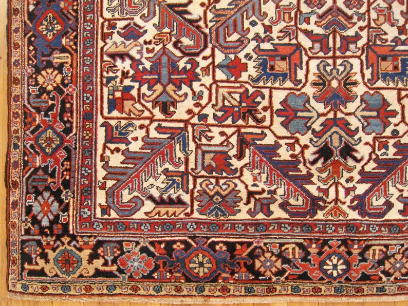 Vintage Traditional Oriental Rug, in Room Size, with Ivory Field and Symmetrical Design image 4