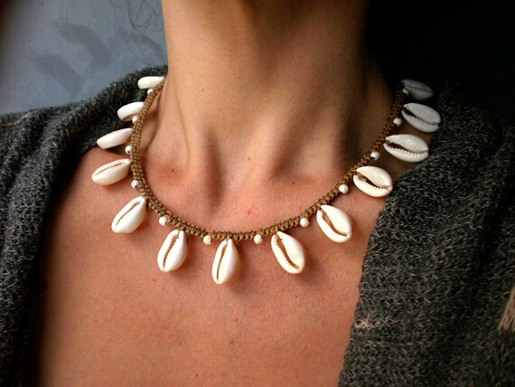 Everyday necklace Shell Beach necklace Macrame Necklace Summer necklace Gypsy Choker Shell jewelry Shell necklace Seashell necklace