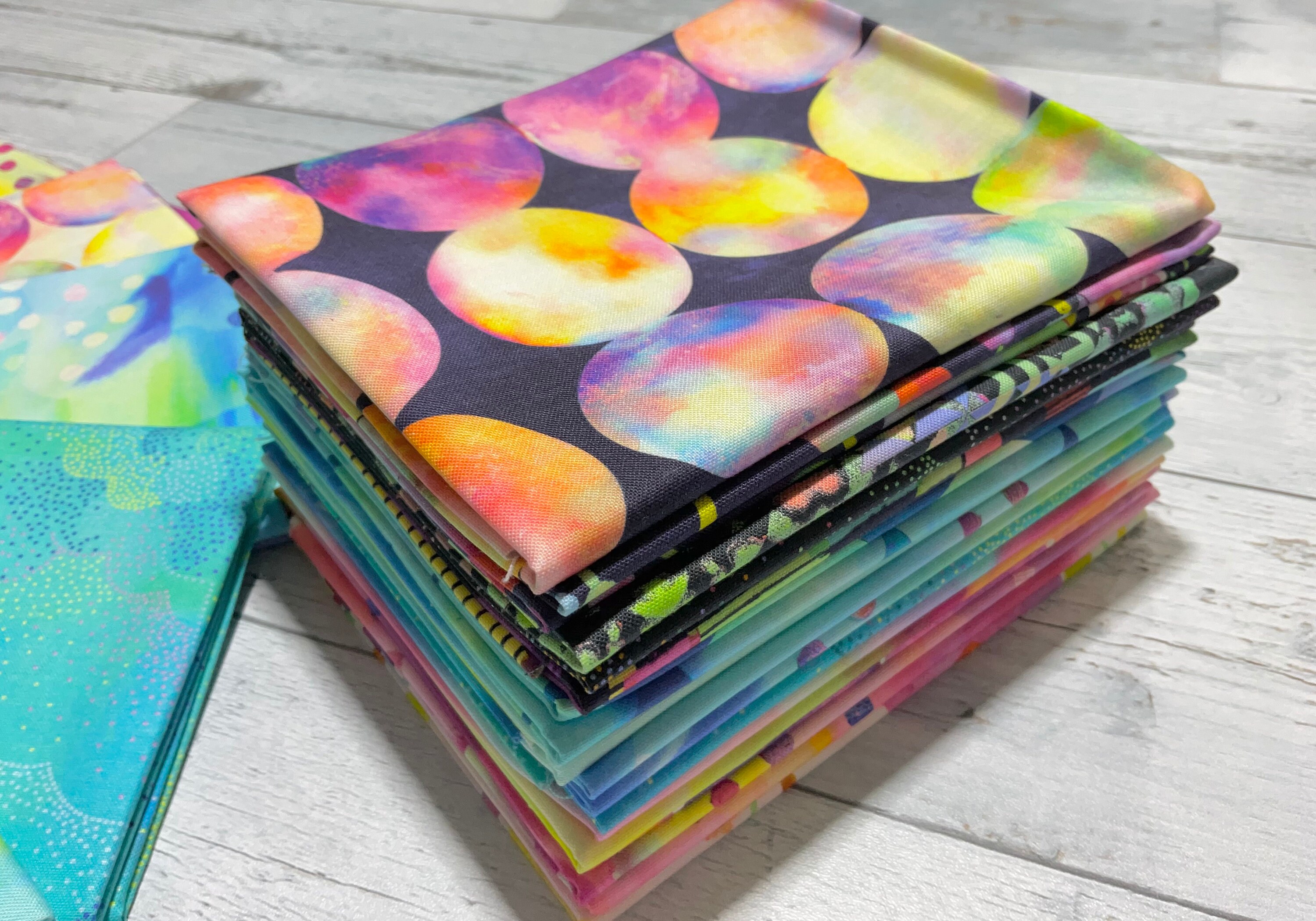 Gradients Auras / Moda Fabrics - Shop Assembled Fat Quarter Bundle