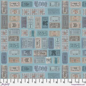 Peut inclure: Un motif de tissu avec un design répétitif de billets vintage de différentes tailles et couleurs, dont beige, bleu et gris, sur un fond bleu clair. Les billets affichent des chiffres et du texte.