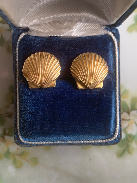 14K Scallop Shell Stud Earrings