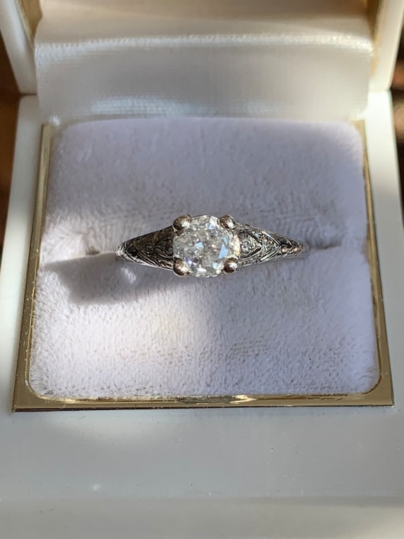 1930’s Art Deco Era 0.8+ Carat Diamond Ring //Art 