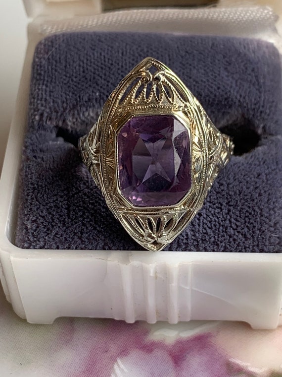 18kt White Gold Art Deco Amethyst Ring - image 1