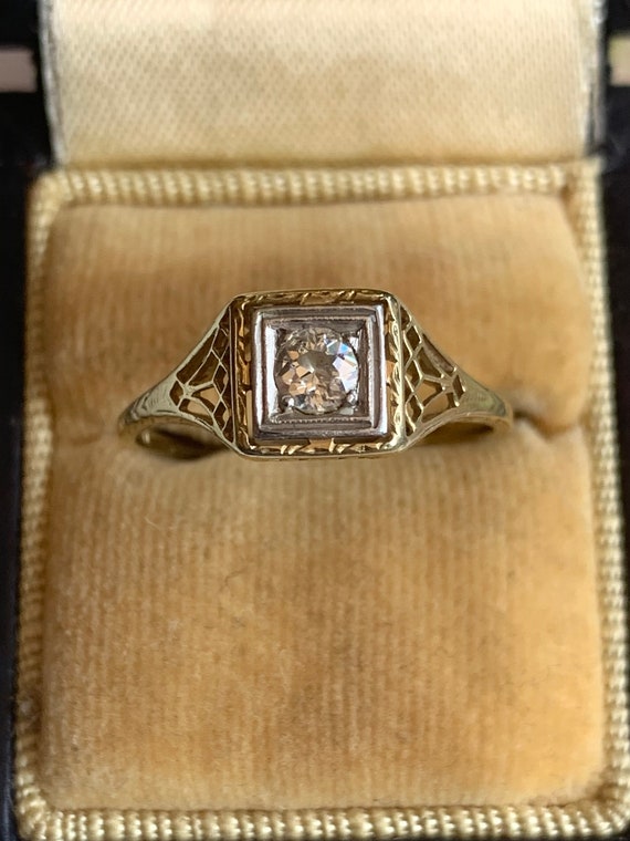 14K Art Deco Two Toned Diamond Filigree Ring