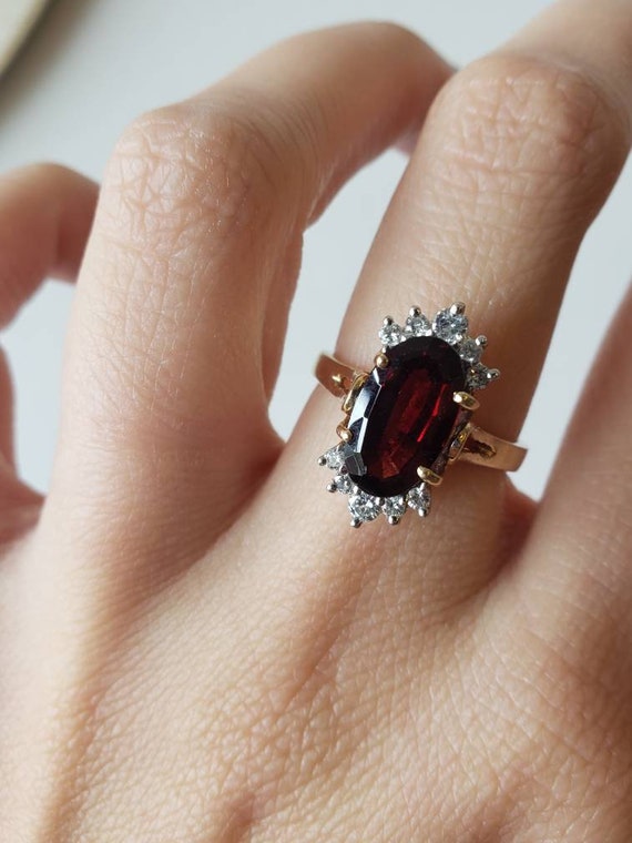 Stunning Genuine Garnet ring sz 5