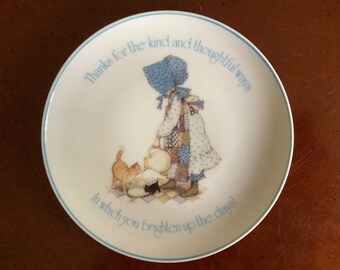 Holly Hobbie Lasting Memories Collector Plate 6 3/8” D Made In Japan. 1983 Thank You For The Kind And Thoughtful Ways