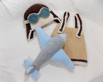 Costume inspiré de l’aviateur / Pantalon de bébé avec bretelles / Costume d’accessoire photo d’aviateur / Jouet amigurumi d’avion