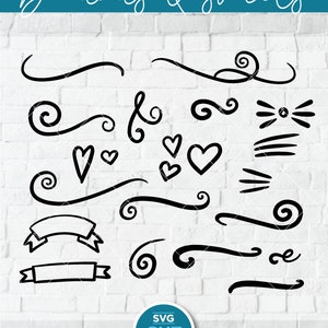 以下が含まれることがあります： 黒い落書き要素のコレクション。渦巻き、ハート、バナーなど。要素の上には「Doodads & swirls」というテキストが表示されています。画像には「CUT FILE ESSENTIALS」と「SVG CUT FILE」というテキストも含まれています。