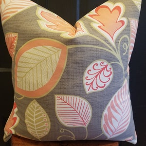 Motivi floreali. Fodere per cuscini. Cuscini decorativi. Waverly. Cuscini da divano. EURO. Fodere per divani. Copricuscino. Decorazioni per la casa.