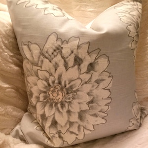 Florals.Pillow Covers.Toss Pillow.Throw Pillows.EURO.Slipcovers.Home Decor.Floral.MUMS.Accent Pillows.Spring.Summer.Slub