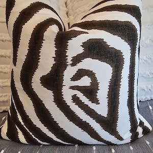 Lacefield Zebra Chocoladebruin. Wit. Kussenslopen. Kussenhoezen. Hoesjes. Dierenprint