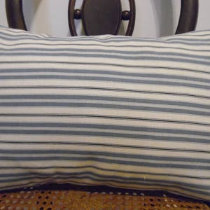 Stripes.Toss Pillow,Throw Pillow.Slipcovers.Pillow Covers.Farmhouse Pillows.Navy.Blue.Natural.County Living,Striped.Nautical pillow cover