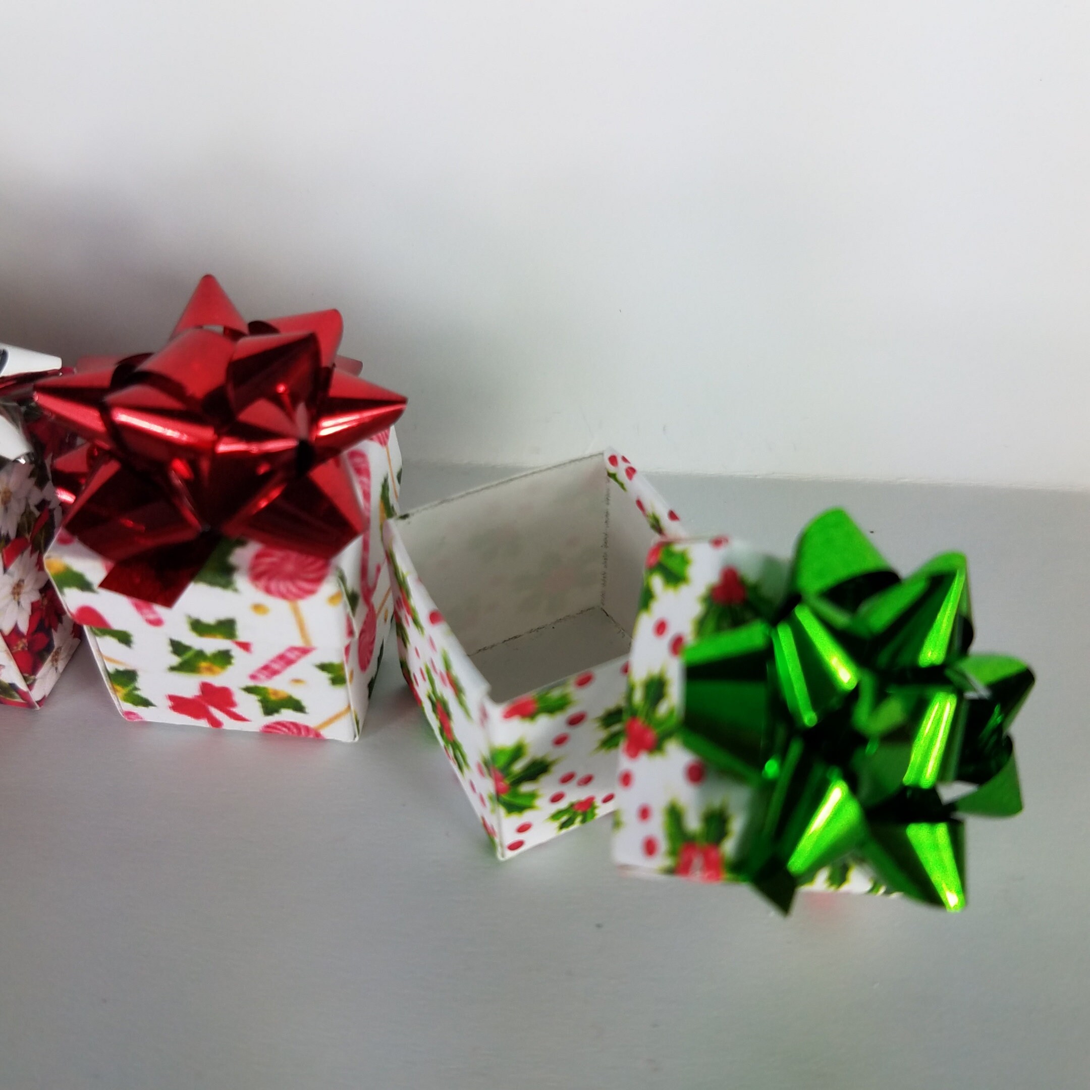 Set of 4 Miniature Christmas Presents W/ Shiny Bows 112 Etsy