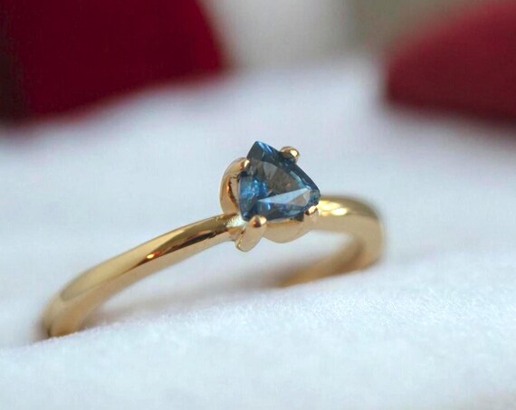 Sapphire Ring - 0.53 ct. - 10K Solid Gold - Genuine Sapphire Ethically Mined