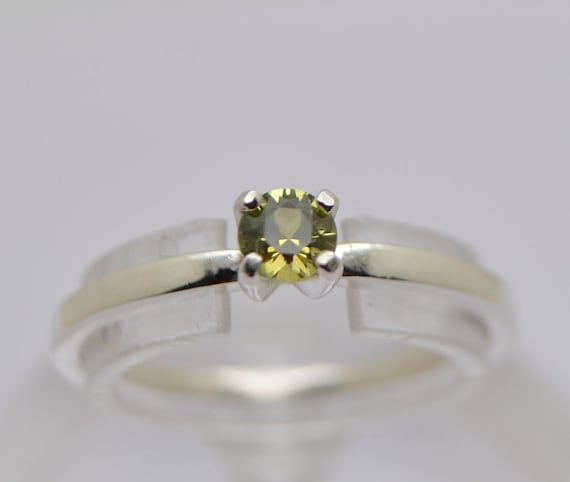 Montana Sapphire Ring - 4mm - Genuine Sapphire Ethically Earth Mined