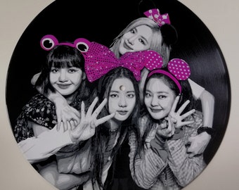 Blackpink peint sur disque vinyle - Encadré et prêt à accrocher. Pochette de disque vinyle