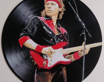Mark Knopfler Dire Straits peint sur disque vinyle - Encadré et prêt à accrocher. Art du disque vinyle